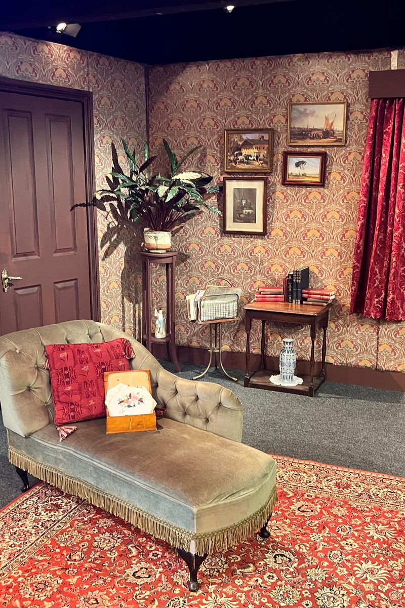 Gaslight - img_5404.jpeg